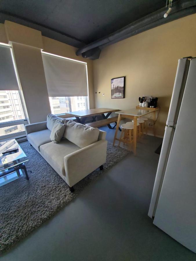 Modern Downtown Loft Near Rogers Place,Shaw Conf Apartment Edmonton Bagian luar foto