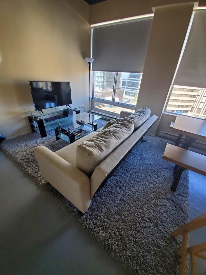 Modern Downtown Loft Near Rogers Place,Shaw Conf Apartment Edmonton Bagian luar foto
