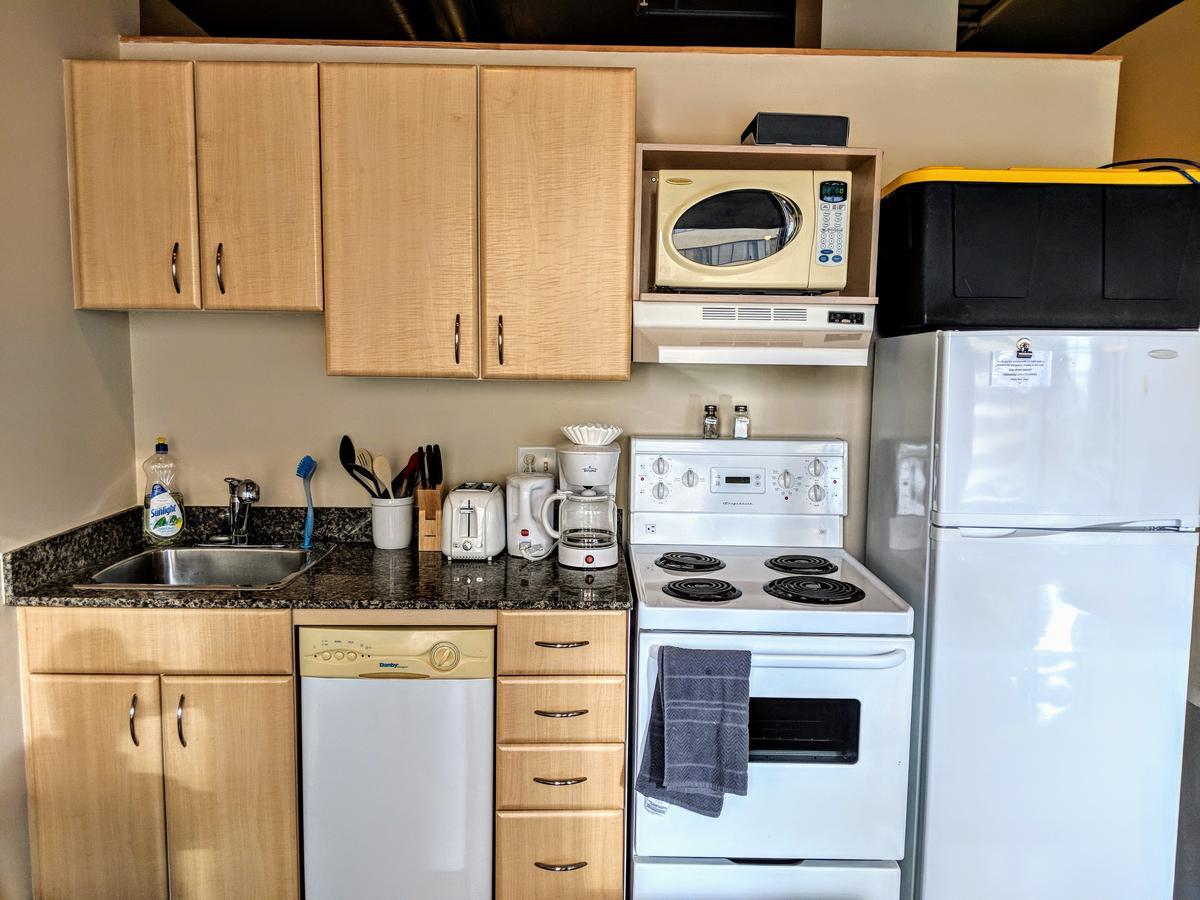 Modern Downtown Loft Near Rogers Place,Shaw Conf Apartment Edmonton Bagian luar foto